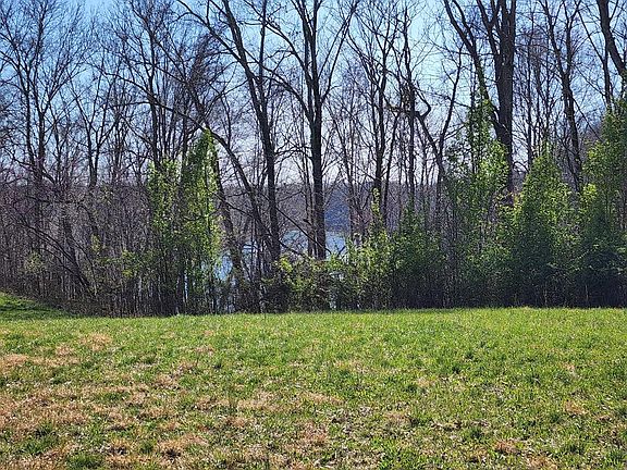 3rd image of 14 Arrowhead Cir