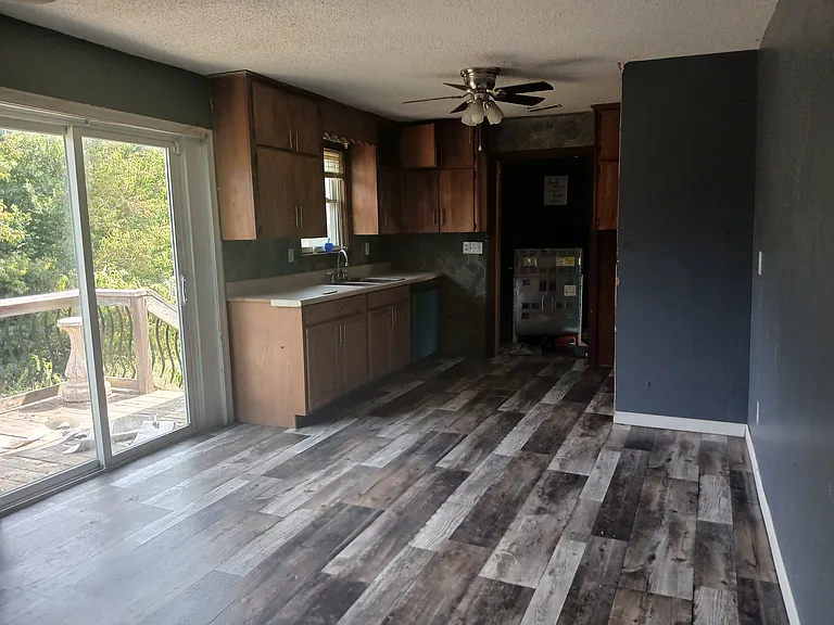 307 Longview St — Photo 9
