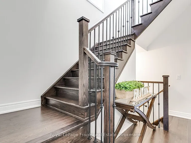 72 Christine Elliott Ave #MAIN — Photo 3