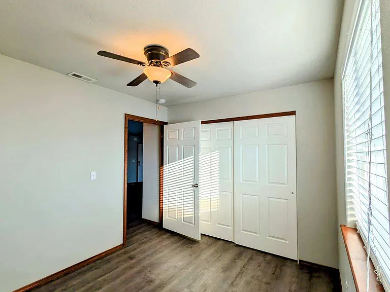 4610 Seville Dr — Photo 23
