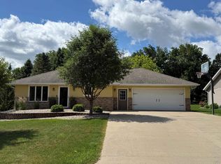 191 9th Street Cir NE, Sioux Center, IA 51250