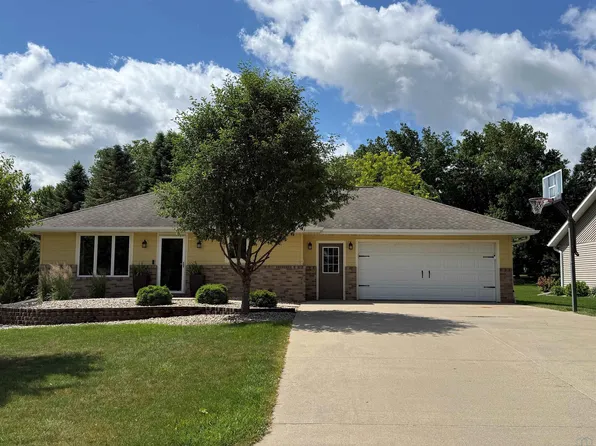191 9th Street Cir NE, Sioux Center, IA 51250