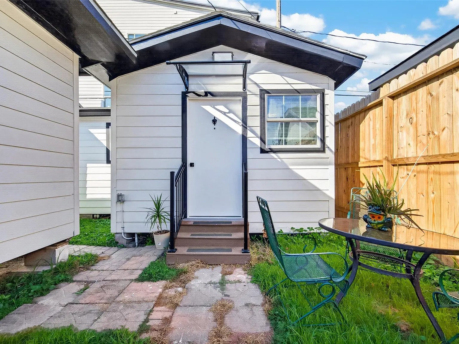 1 bed, 1.5 bath, 250 sqft, $850 — Photo 4