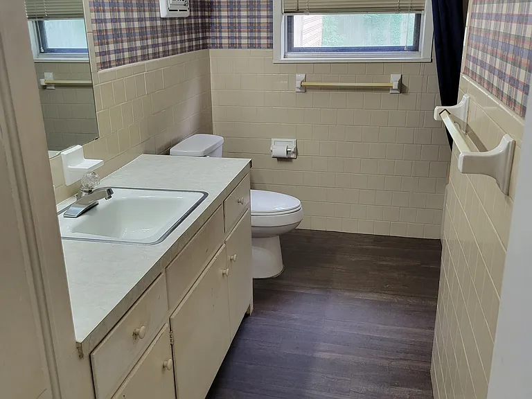 407 Daniels St — Photo 12