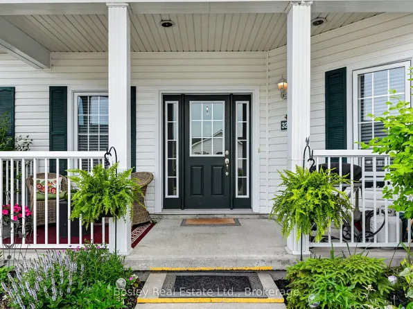 300 Croft St #3202, Pt Hope, ON L1A 0E1