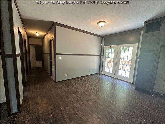 3rd image of 17 Ambrosia Ln