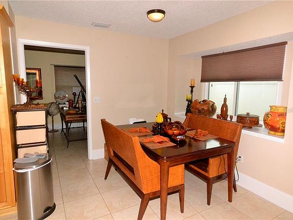 5th image of 4224 Interlake Dr
