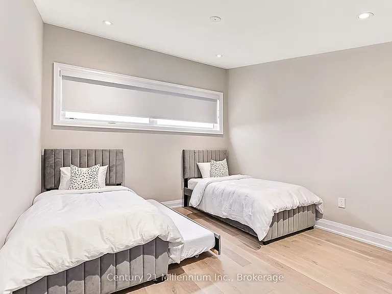 82 Goldie Ct — Photo 31