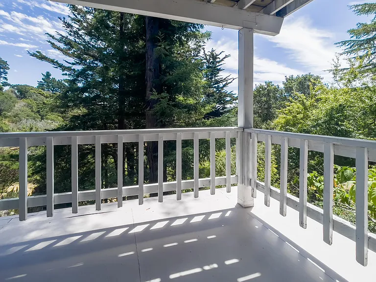 Castle Rock Dr — Photo 19