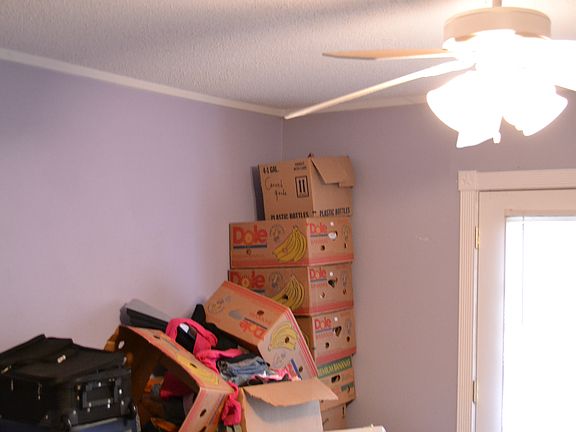 5th image of 275 Pony Ln