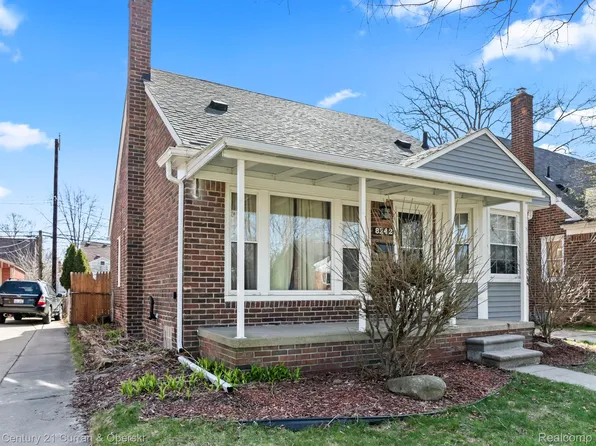 8242 Riverdale St, Dearborn Heights, MI 48127