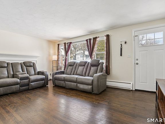 3rd image of 114 Colony Street