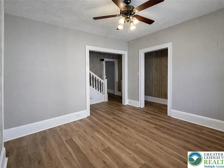 517 W Norwegian St — Photo 8