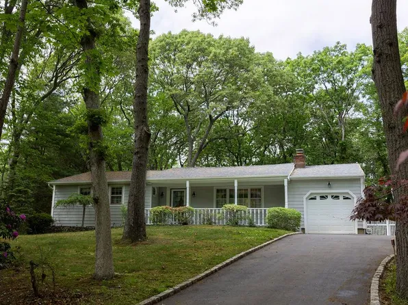 45 Hillside Road, Stony Brook, NY 11790