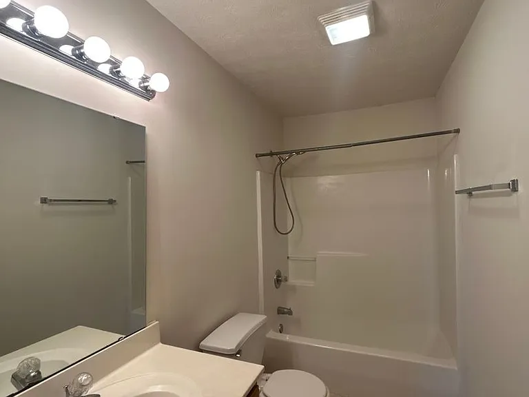 2714 Wyndham Ct — Photo 18