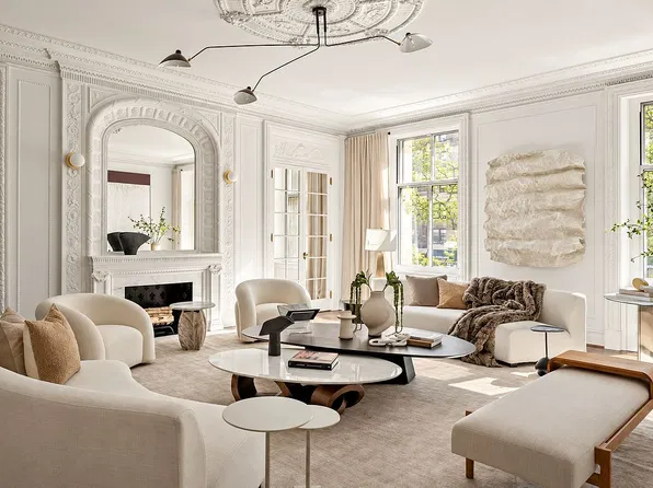 2211 Broadway APT 2A, New York, NY 10024