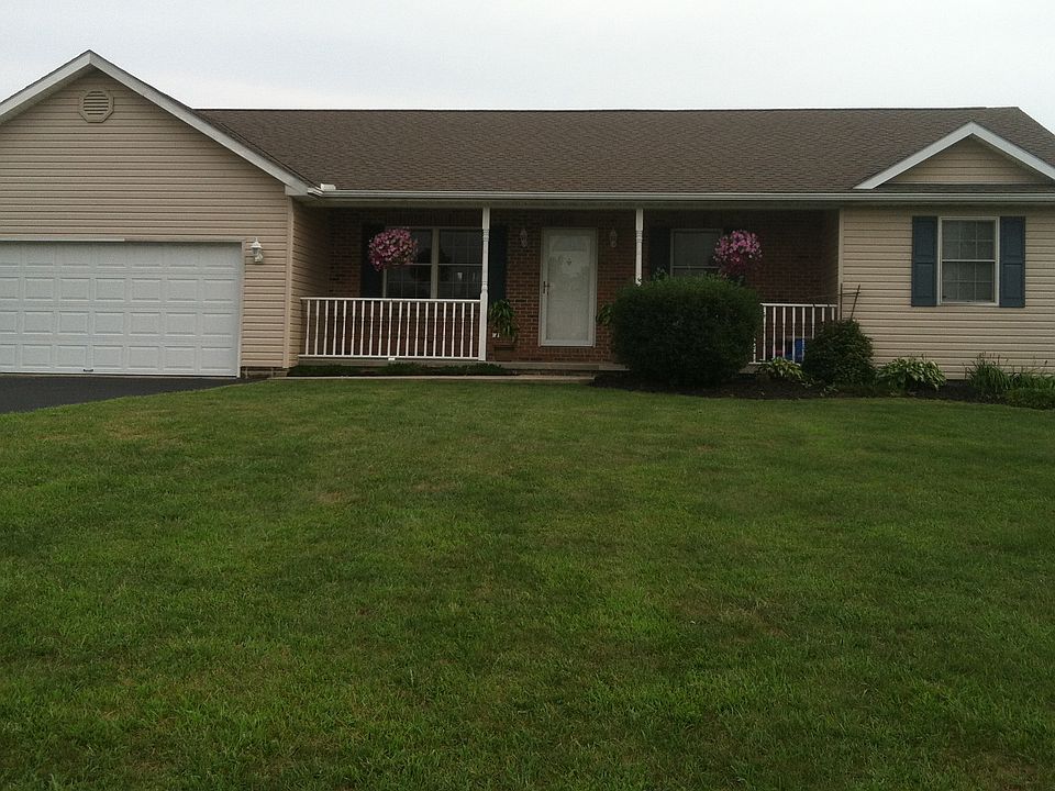 1st image of 404 Limerick Dr