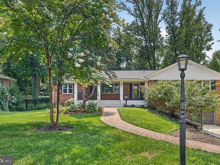 6443 Walters Woods Dr — Photo 86