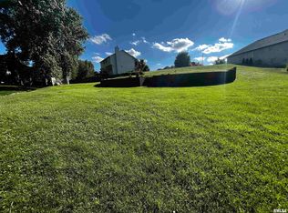 6404 Winterberry Ln, Springfield, IL 62712