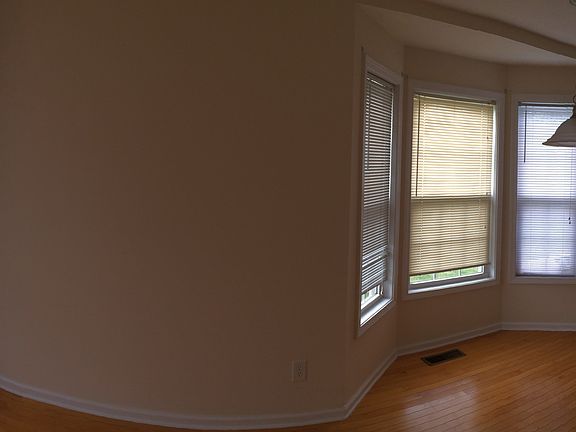 5th image of 676 Superior Ln
