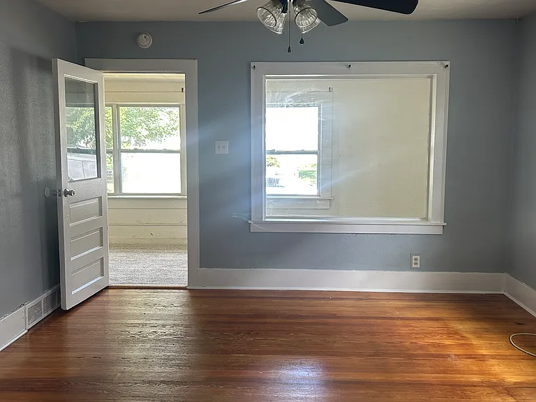 629 S 33rd St — Photo 3