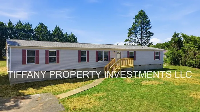 1113 Remington Dr — Photo 2