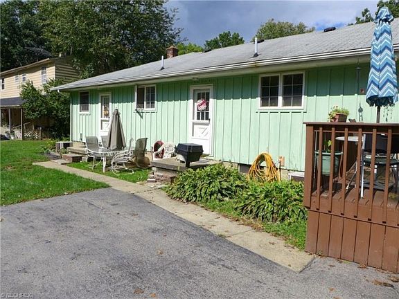 3rd image of 7702-7704 Brookwood Dr NE
