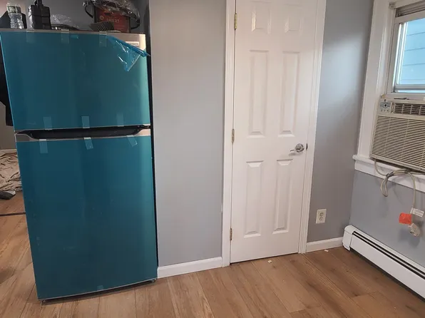 571 Avenue A image 7 of 10