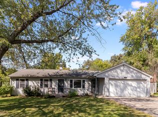 1316 Nelson Cir, Wheaton, IL 60189