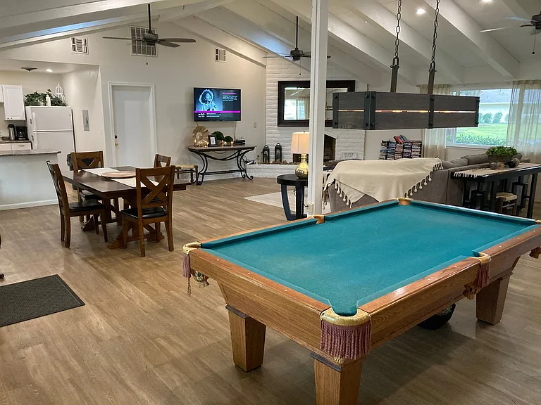 Lassen Villa Apartments — Photo 22