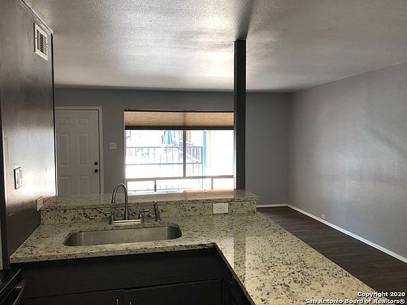 4th image of 133 Parland Pl