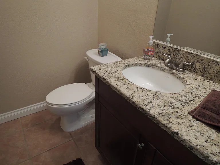 1461 N Broadway N — Photo 3