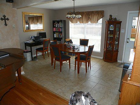 4th image of 1241 Dalhart Dr