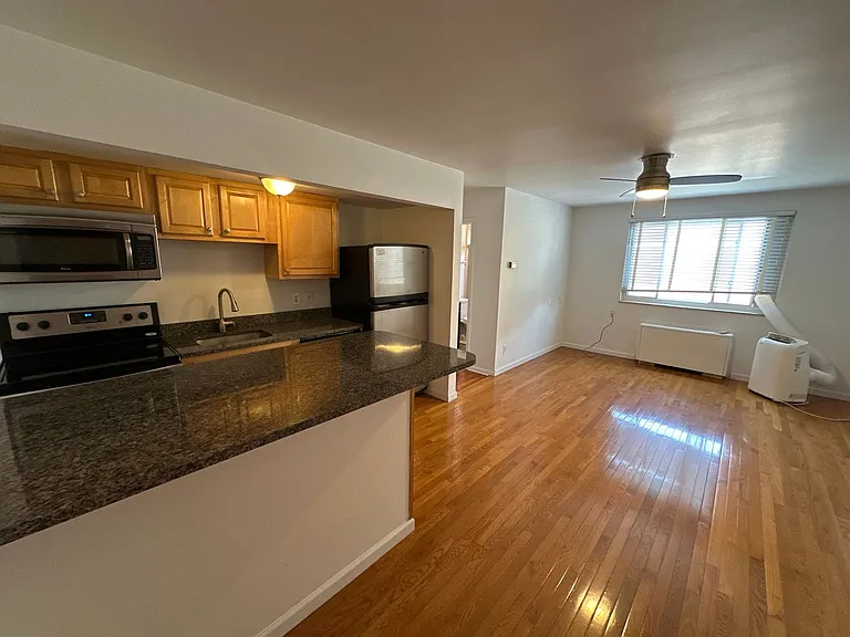 W 3rd Ave 85 NPR — Photo 14
