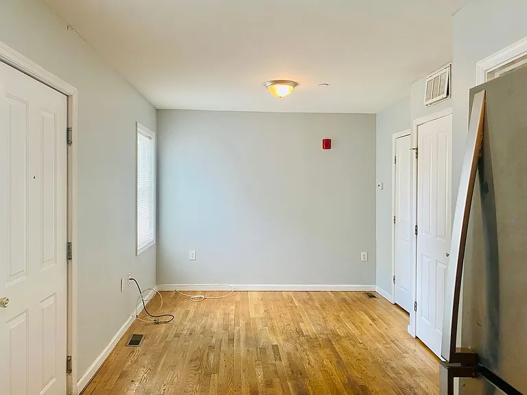 2502 P Street — Photo 8