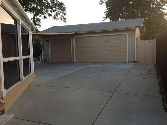3rd image of 155 S 22nd St