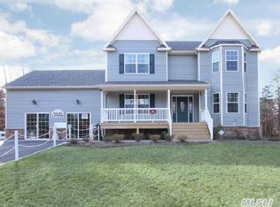 31 Conservation Circus, Ridge, NY 11961