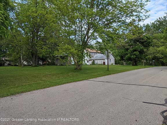 4th image of 118 Shiawassee St