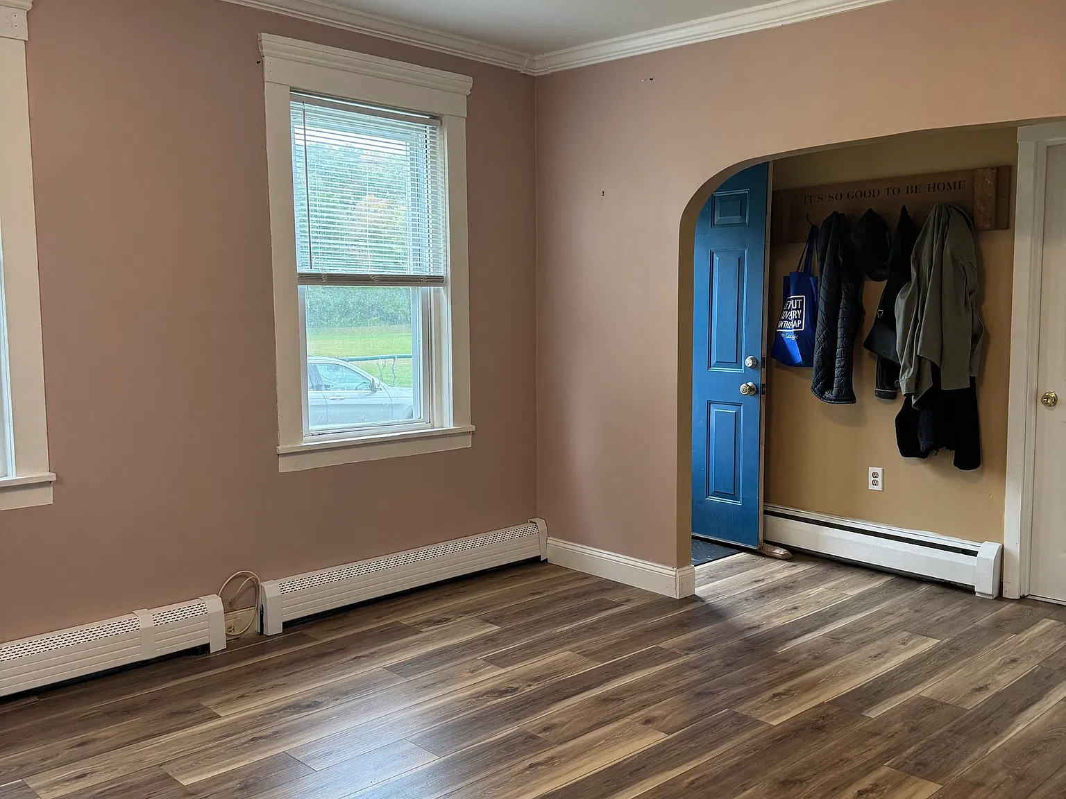 3 bed, 2.0 bath, 1188 sqft, $1,850 — Photo 3