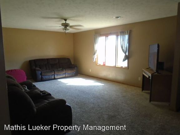 2nd image of 100 Allen Hill Dr