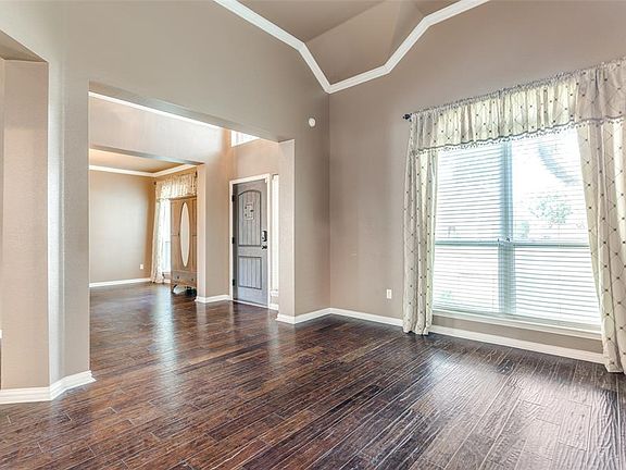 2nd image of 3909 Dunwich Dr