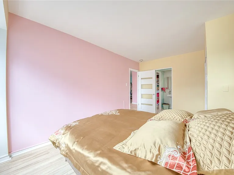 320 Fort Duquesne Blvd #16B — Photo 29
