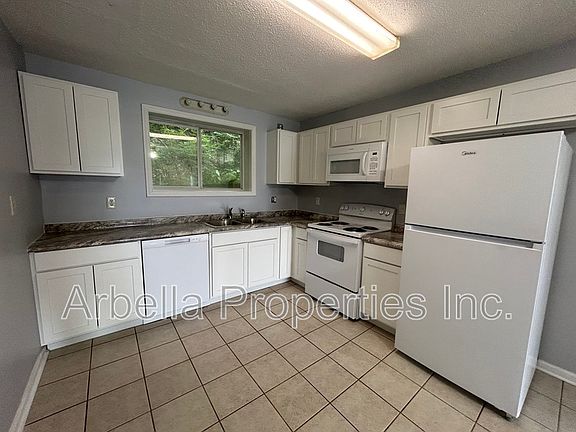 4th image of 103 Angeline Dr APT 1