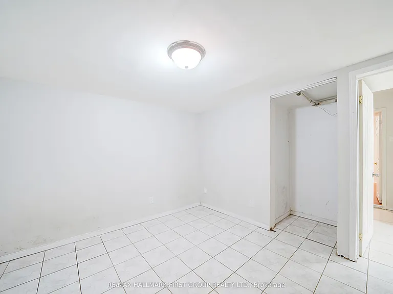 5 Claresholme Dr — Photo 25
