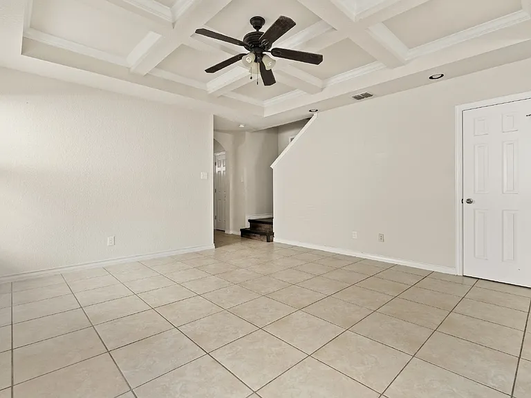 4915 Appleseed Ct — Photo 6