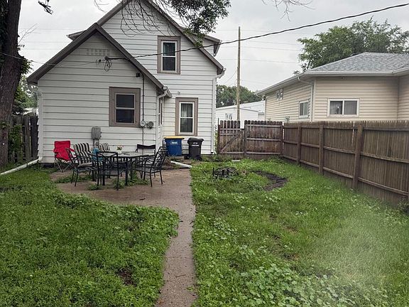 2nd image of 459 1st St W