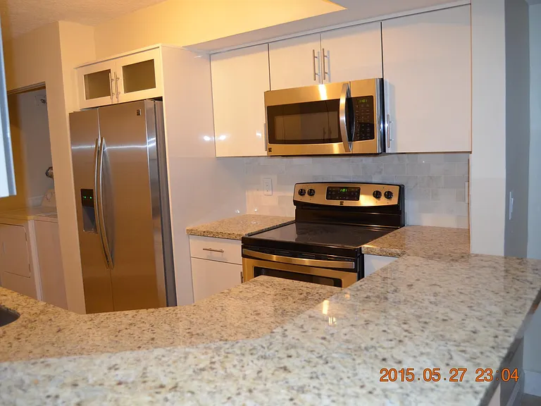 9617 SW 152nd Ave — Photo 6