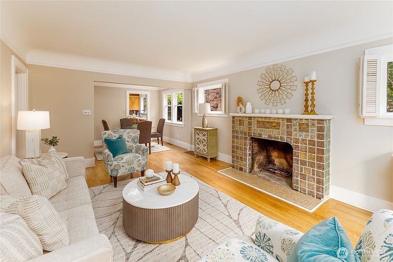 2nd image of 6848 31st Avenue NE