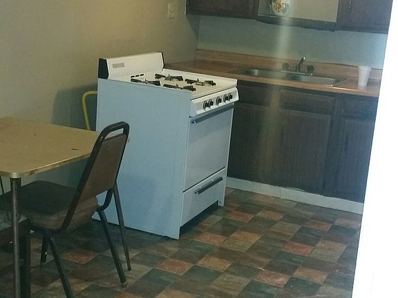 3rd image of 1600 Burnett St APT B