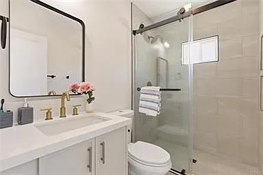 3 bed, 2.0 bath, 1267 sqft, $4,100 — Photo 2